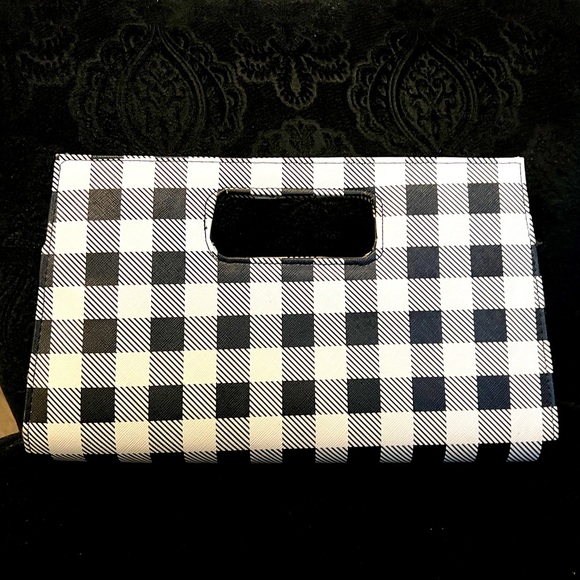 Clutch - Picture 2 of 5